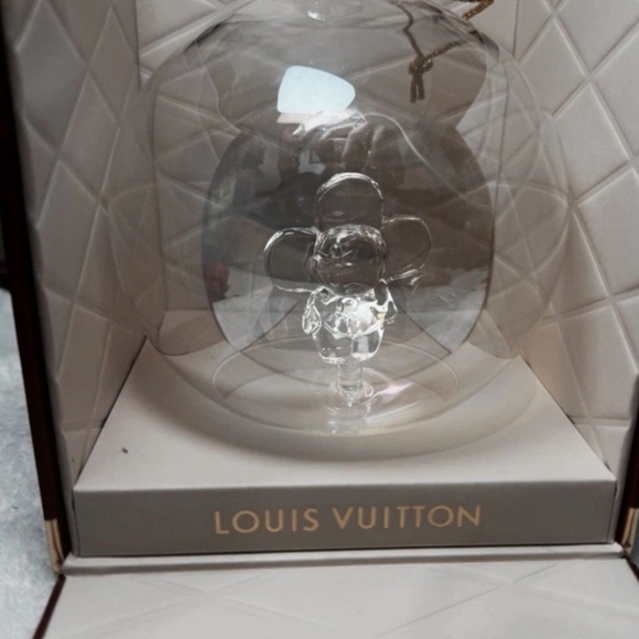 Louis Vuitton VIV glass Ornament - Picture 4 of 4
